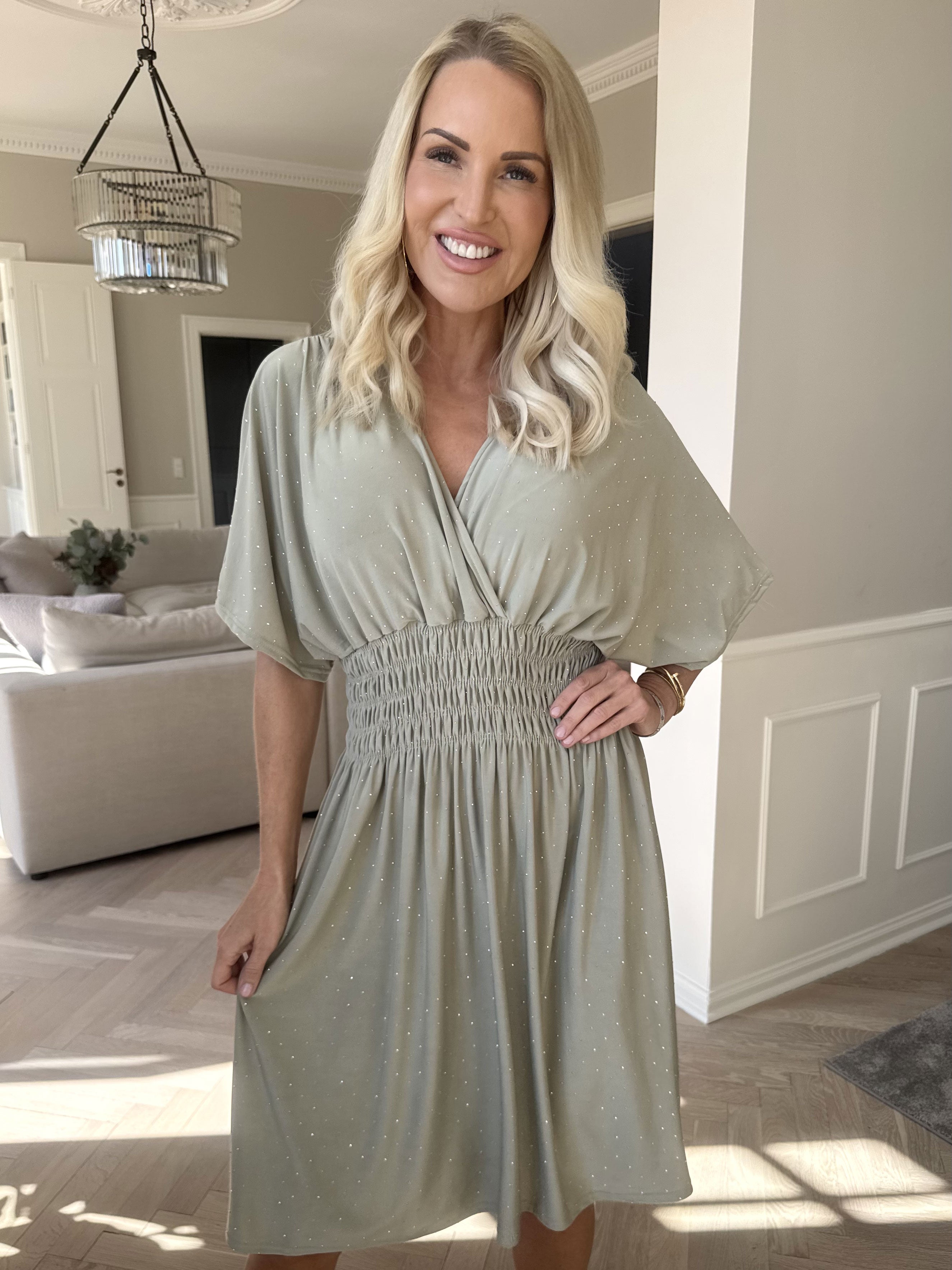 Pams Crystal Short - Kort elastisk kjole med similisten